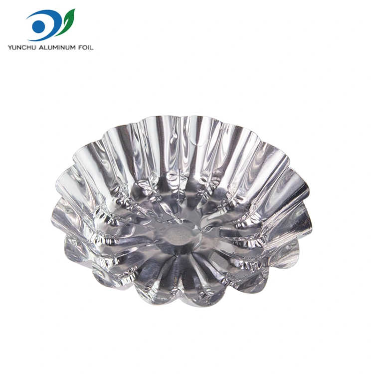 अंडी टार्ट्स एअर फ्रायर सिल्व्हर अॅल्युमिनियम फॉइल फूड कंटेनरमध्ये बेक केलेले आहेत